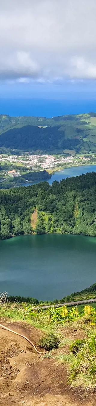 Aussicht auf den Kratersee auf Saõ Miguel
